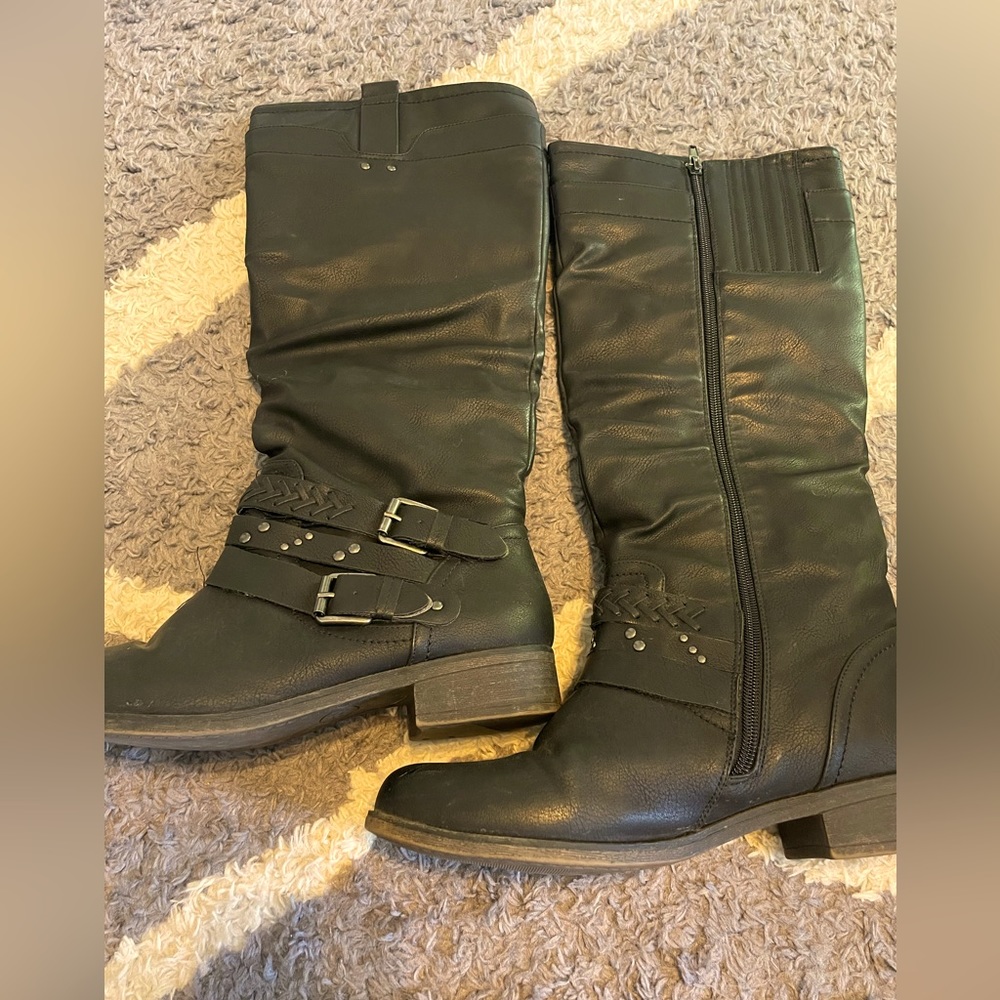 Women’s Faux Leather Boots Size 9